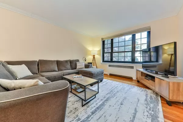 Brookline, MA 02446,90 Marion St #2