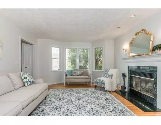 Manchester, MA 01944,17 Butler Avenue