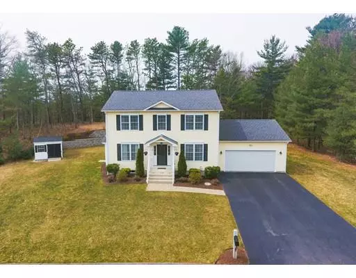 11 Clover Ct, Cumberland, RI 02864