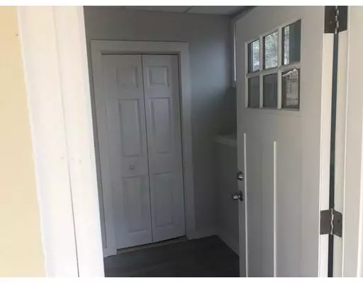 Wellfleet, MA 02667,587 State Highway Route 6