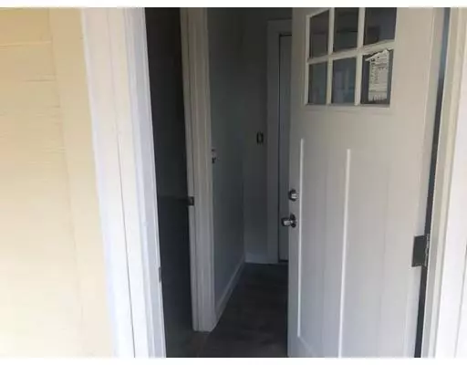 Wellfleet, MA 02667,587 State Highway Route 6