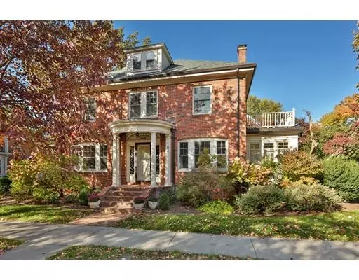 108 Crowninshield Rd, Brookline, MA 02446