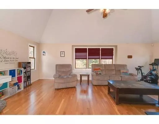 Dudley, MA 01571,11 Eric Way