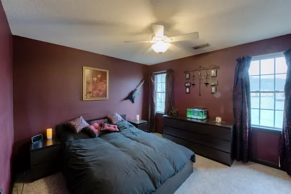 Palmer, MA 01069,3036 Main St #3036