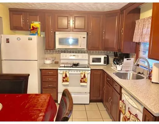 Randolph, MA 02368,5 Harris St