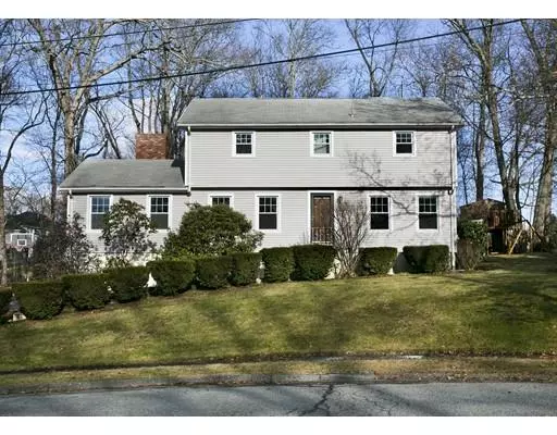 46 Hillside Dr, Shrewsbury, MA 01545