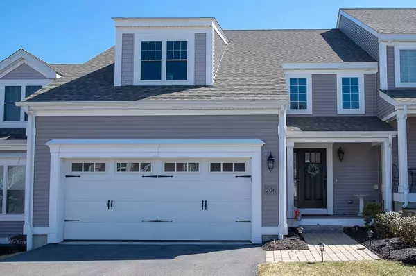 206 Fairway Dr #206, Northbridge, MA 01534