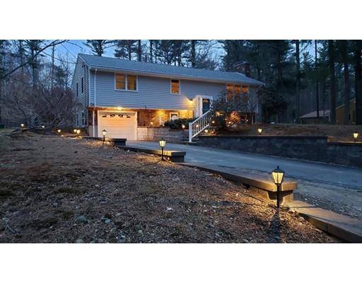 5 Coombs Rd, Rochester, MA 02770