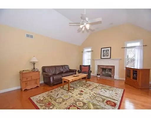 Sutton, MA 01590,11 Peach Tree Dr