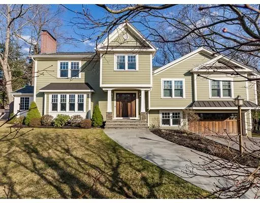 5 Pilgrim Dr, Winchester, MA 01890