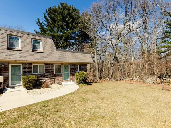 26 Walcott Valley Dr #26, Hopkinton, MA 01748