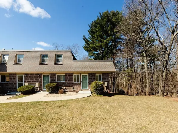 Hopkinton, MA 01748,26 Walcott Valley Dr #26