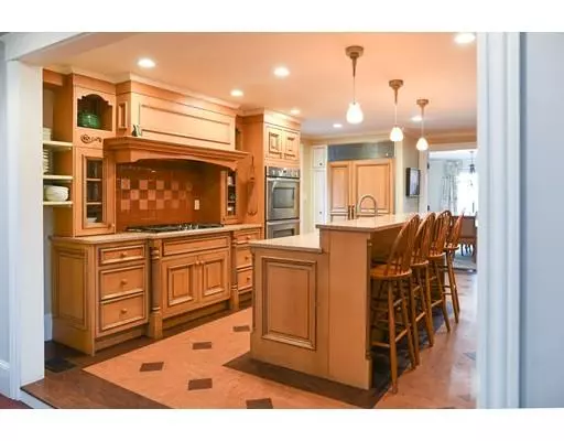 Wellesley, MA 02481,25 Washburn Avenue