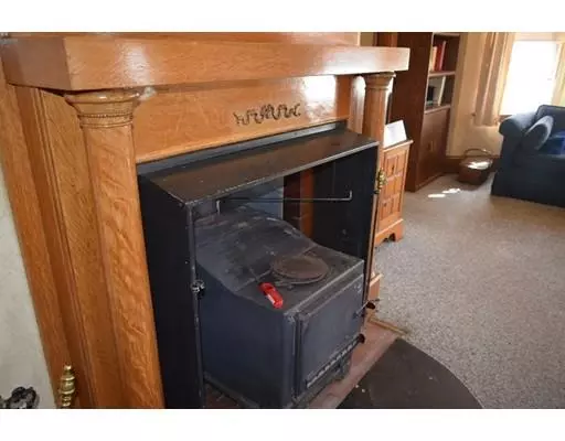 Acushnet, MA 02743,544 Main St