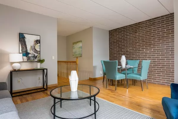 1856 Beacon St #2D, Brookline, MA 02445