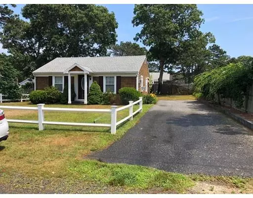 6 Lorree Ln, Dennis, MA 02639