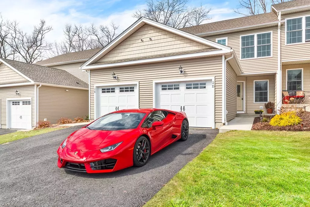 Agawam, MA 01001,2 Maple View Ln #D