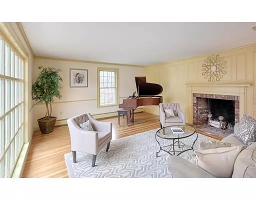 Southborough, MA 01772,13 Strawberry Hill Road