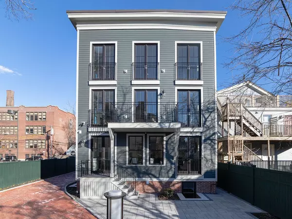 Cambridge, MA 02139,43 Essex St #3