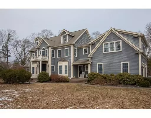 44 Walnut Hill Dr, Scituate, MA 02066