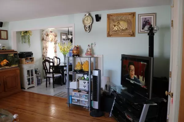 Milford, MA 01757,12 Union St #A