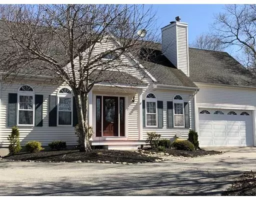 31 Striper Cir, Dartmouth, MA 02747