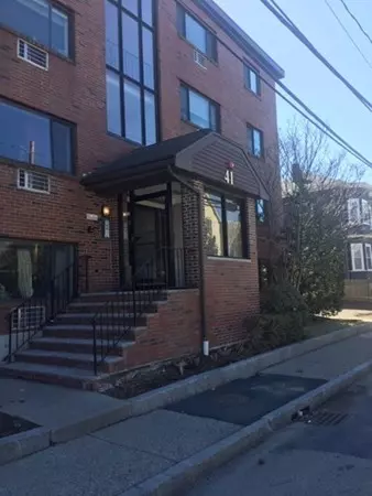 Waltham, MA 02453,41 Walnut Street #23