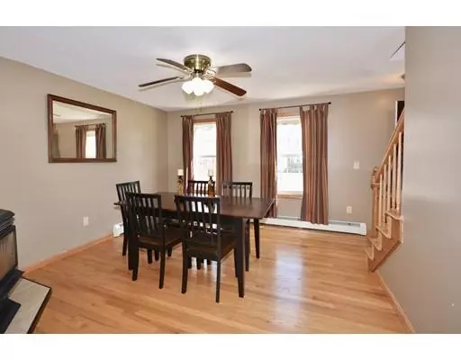 Acushnet, MA 02743,7 Elderberry Dr