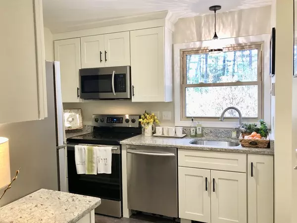 Montague, MA 01376,807 Fairway Ave #807