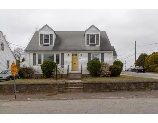 229 Dora St, Pawtucket, RI 02860