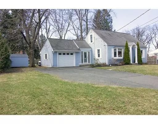 11 Maynard St, Agawam, MA 01030