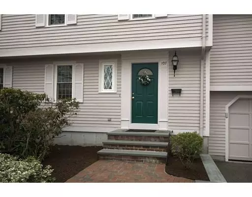 Hingham, MA 02043,107 Scotland Street