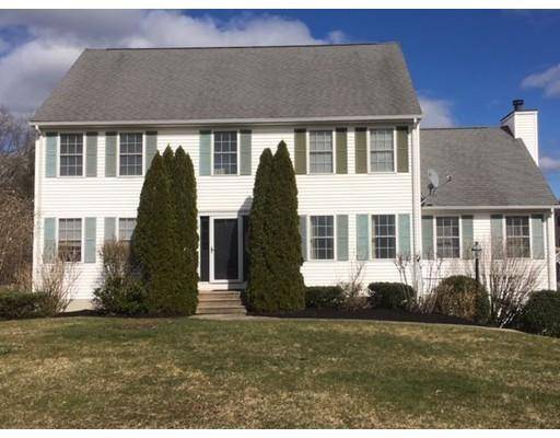 Wrentham, MA 02093,10 Oak Ridge Dr