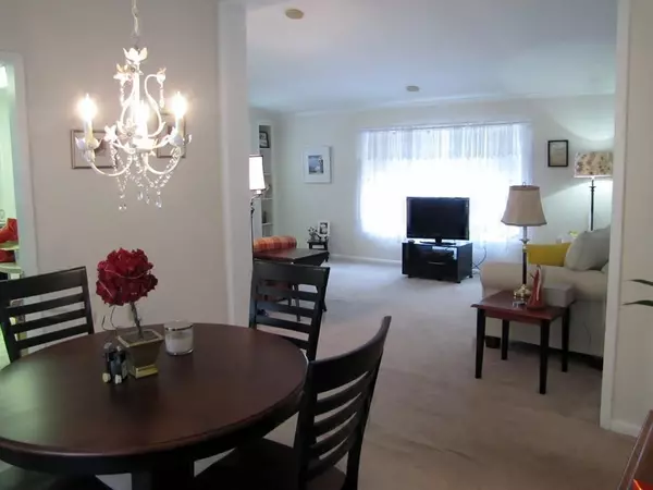 Rockland, MA 02370,8 Dogwood Circle