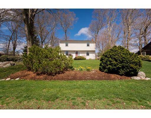 132 Colonial Dr, Somerset, MA 02726