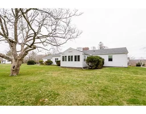 Tiverton, RI 02878,323 Nanaquaket