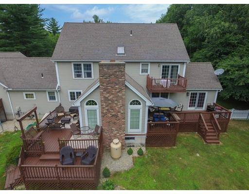 Russell, MA 01071,696 Woodland Way