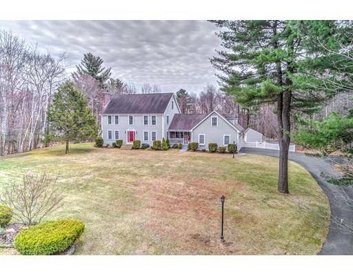 696 Woodland Way, Russell, MA 01071