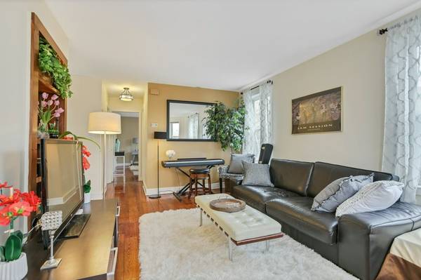 40 Kinnaird St #3, Cambridge, MA 02139