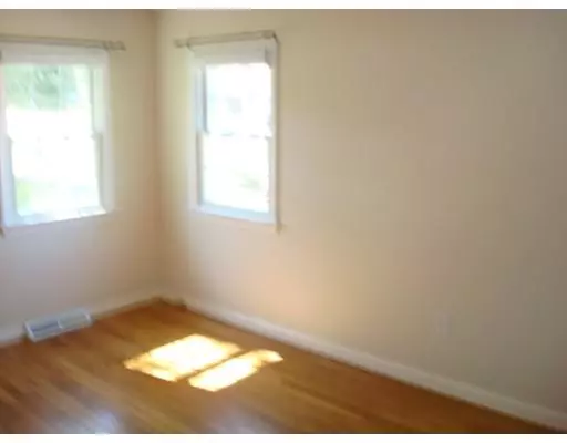 Yarmouth, MA 02675,2 April Way