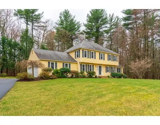Upton, MA 01568,3 Briarwood Ln