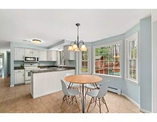 Upton, MA 01568,3 Briarwood Ln