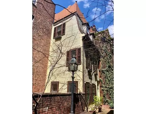 4 Bellingham Pl., Boston, MA 02114
