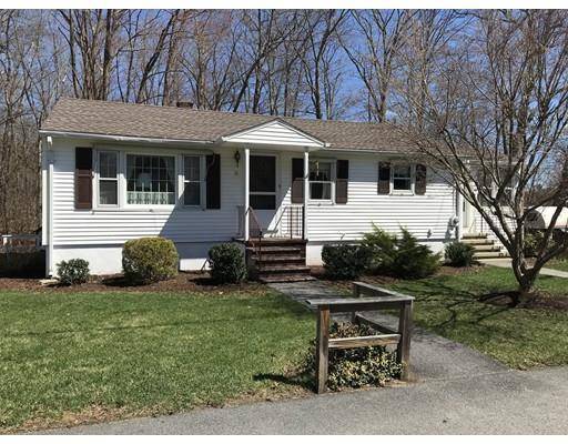 11 Batten St, Webster, MA 01570