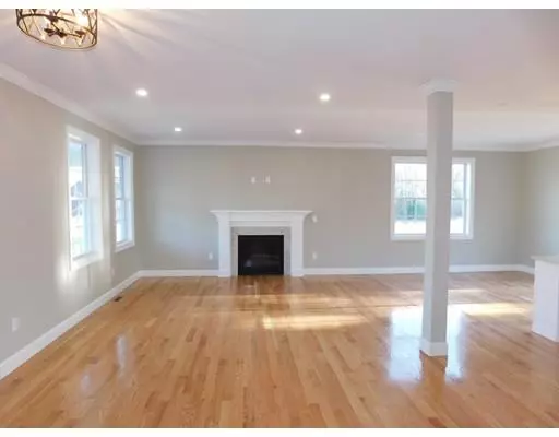 Swansea, MA 02777,60 Kayleigh Court