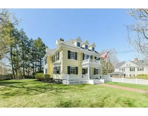 33 Russell St, Milton, MA 02186