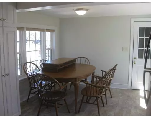 Abington, MA 02351,17 Bellows Circle