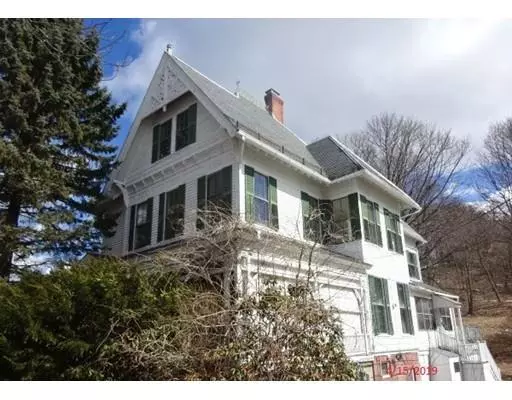 27 Green St, Gardner, MA 01440