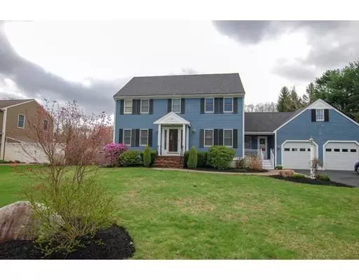 10 Magnolia Dr, Rockland, MA 02370