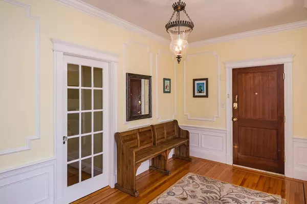 Brookline, MA 02446,125 Park St #5